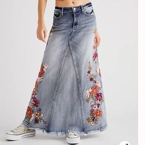 Free People Driftwood Embroidered Denim Maxi Skirt sz 28